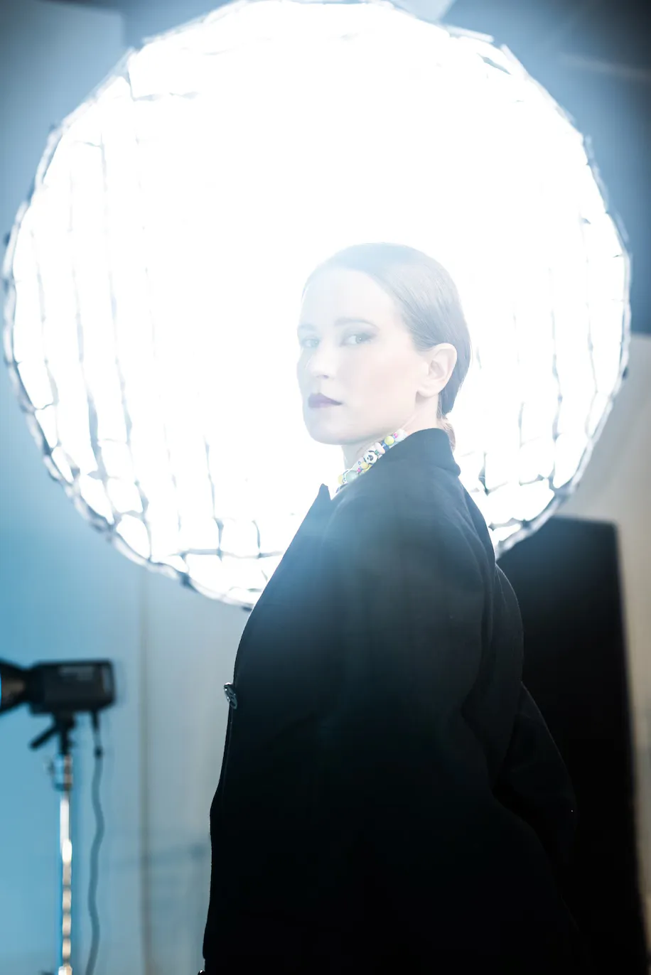 Поп-зірка Монеточка нагадує росіянам про втрачений ліберальний момент їхньої країни